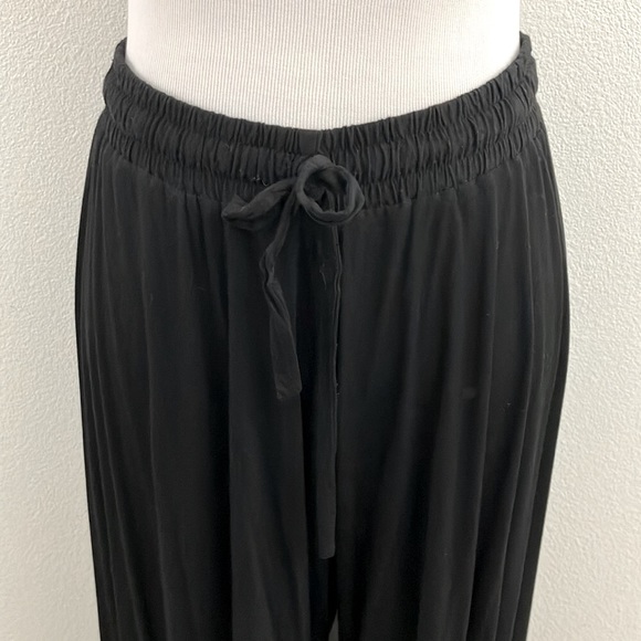 Green Habit | Wide Leg Black Knit Pants - Picture 4 of 7